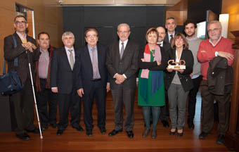 Foto de familia de la entrega del premio Cermi.es 2013.